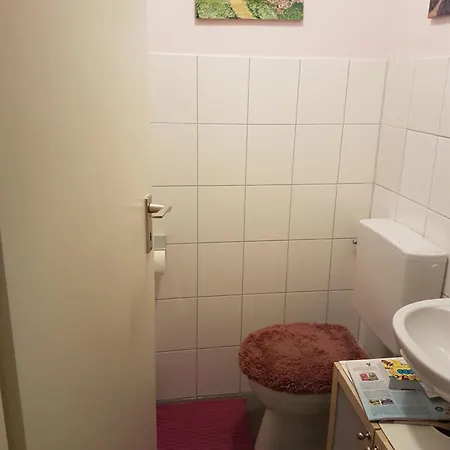 Privatunterkunft schönes Zimmer in Freiburg